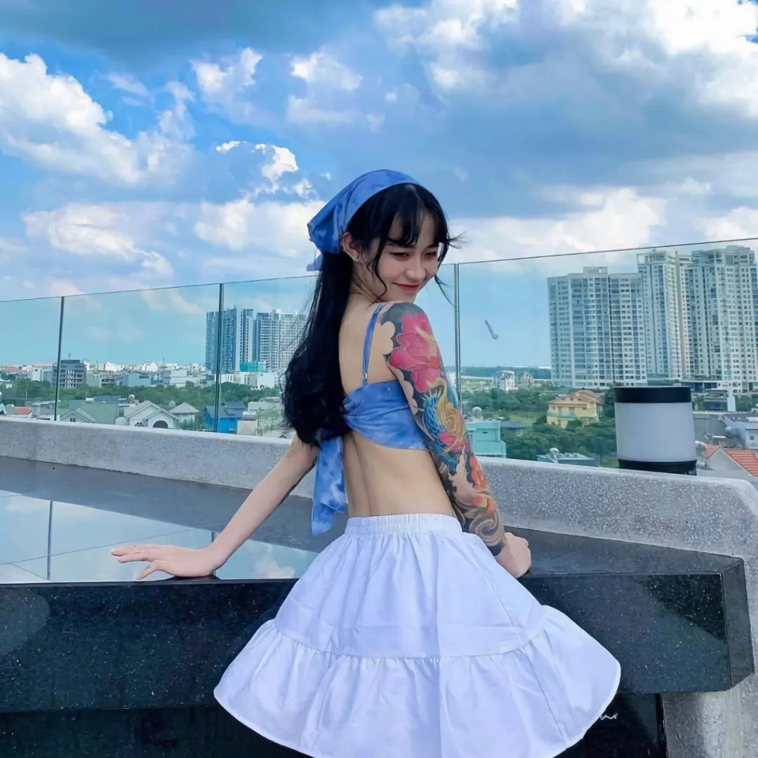 他的摩托车，她的岛